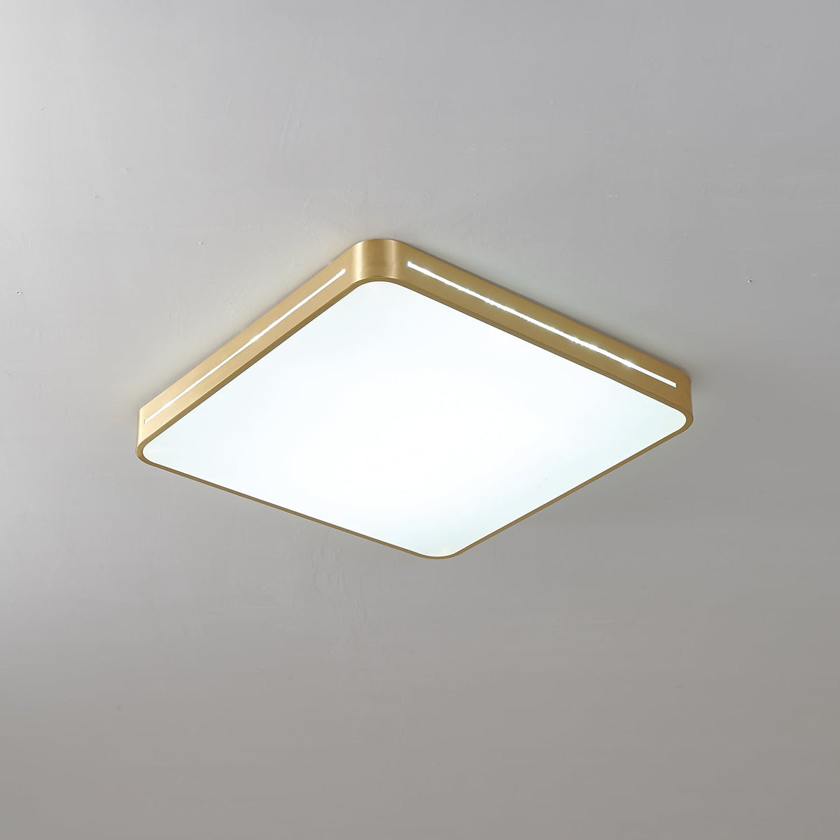 Candeeiro de teto moderno e minimalista em latão Eurcarara