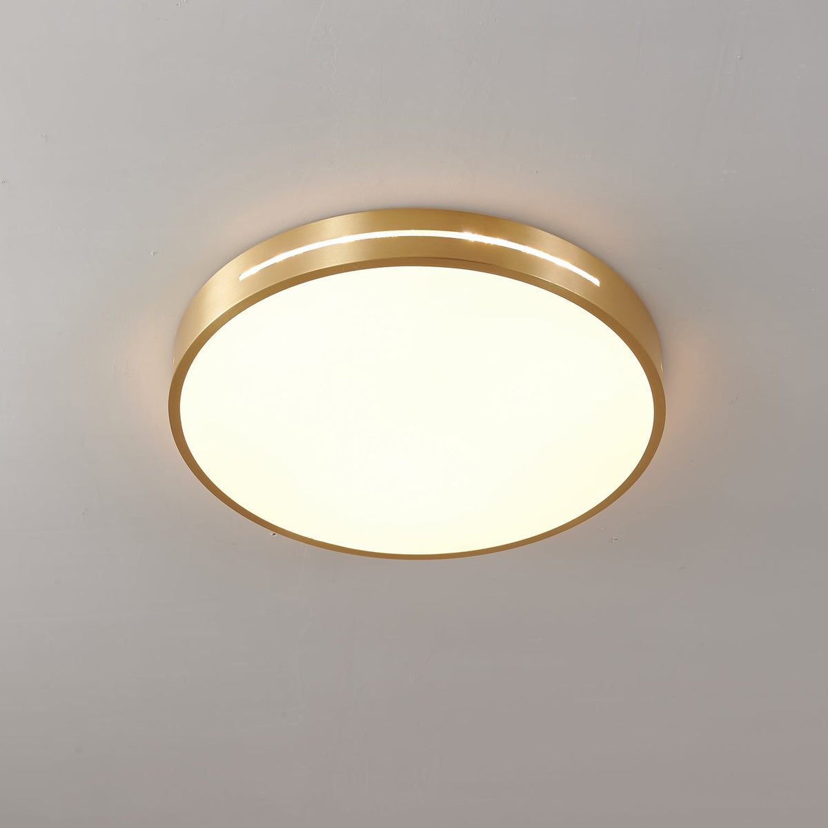 Candeeiro de teto moderno e minimalista em latão Eurcarara