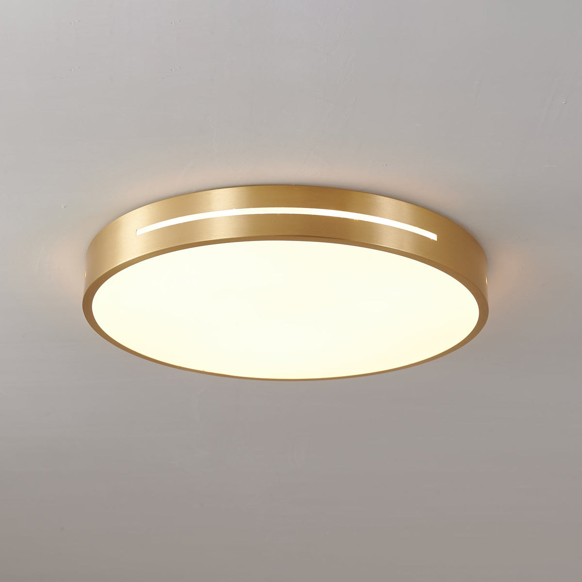 Candeeiro de teto moderno e minimalista em latão Eurcarara