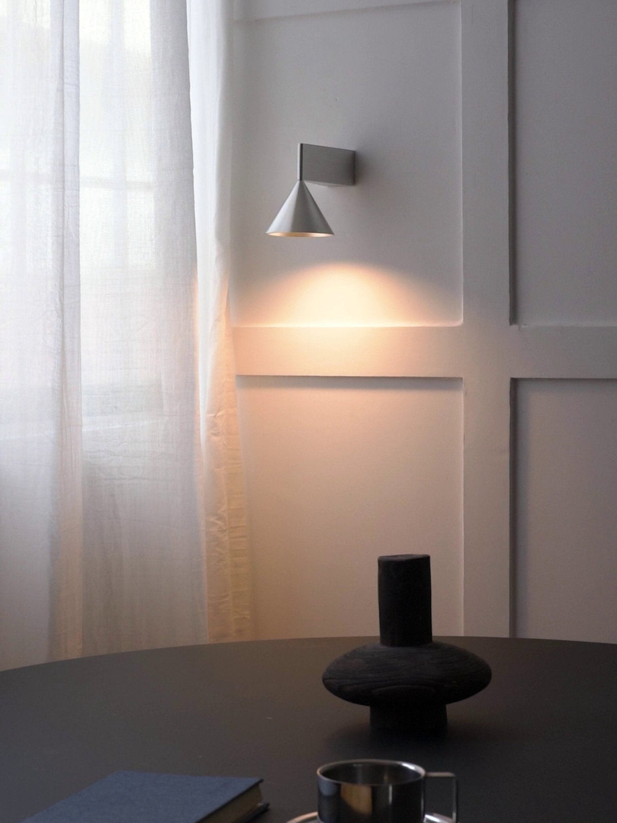 Serevan Calice Konformad Vägglampa