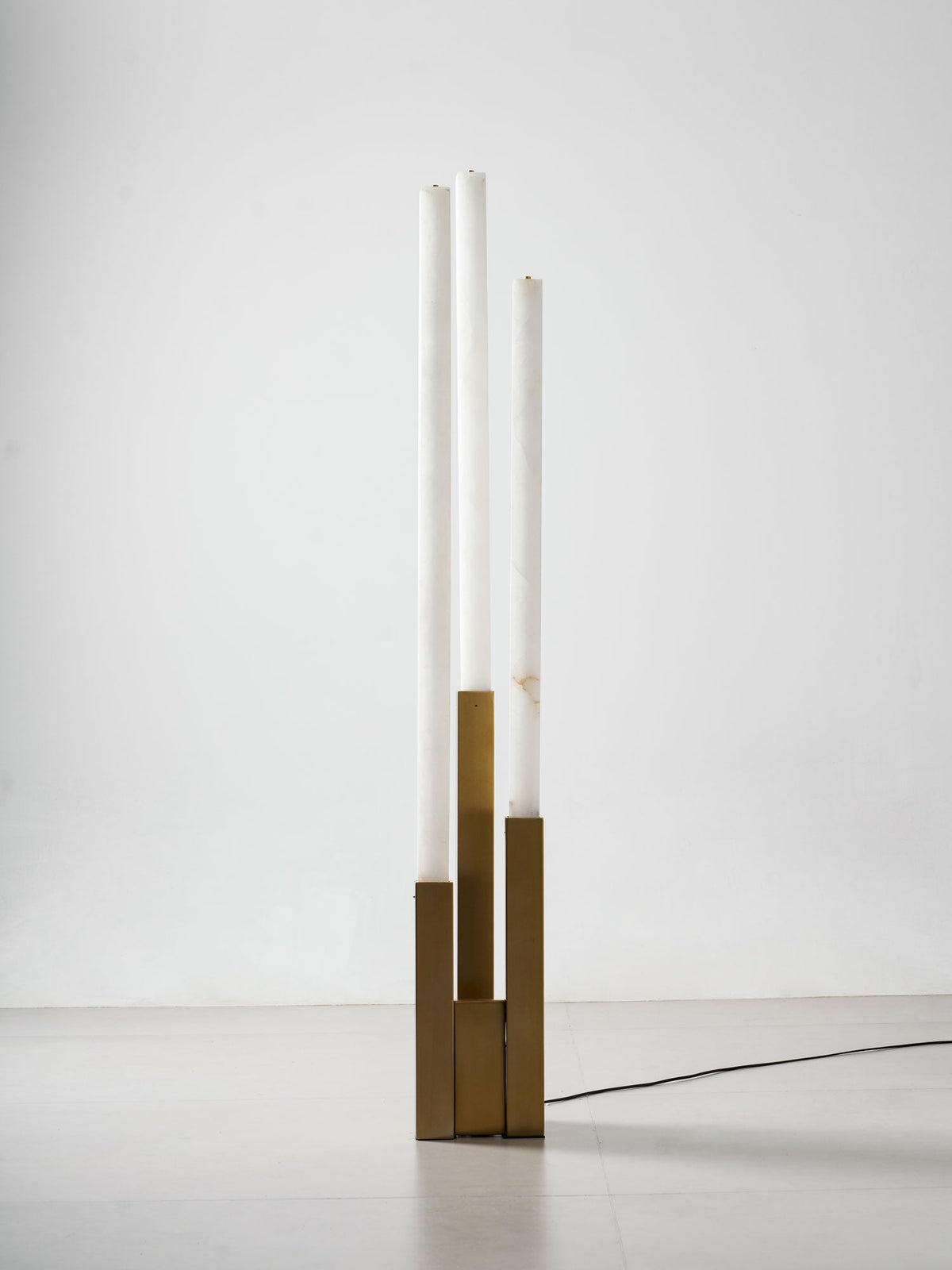 Callisto golvlampa i alabaster
