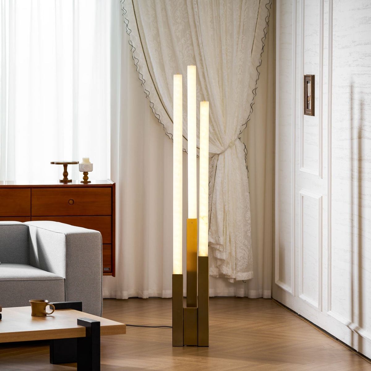 Callisto golvlampa i alabaster