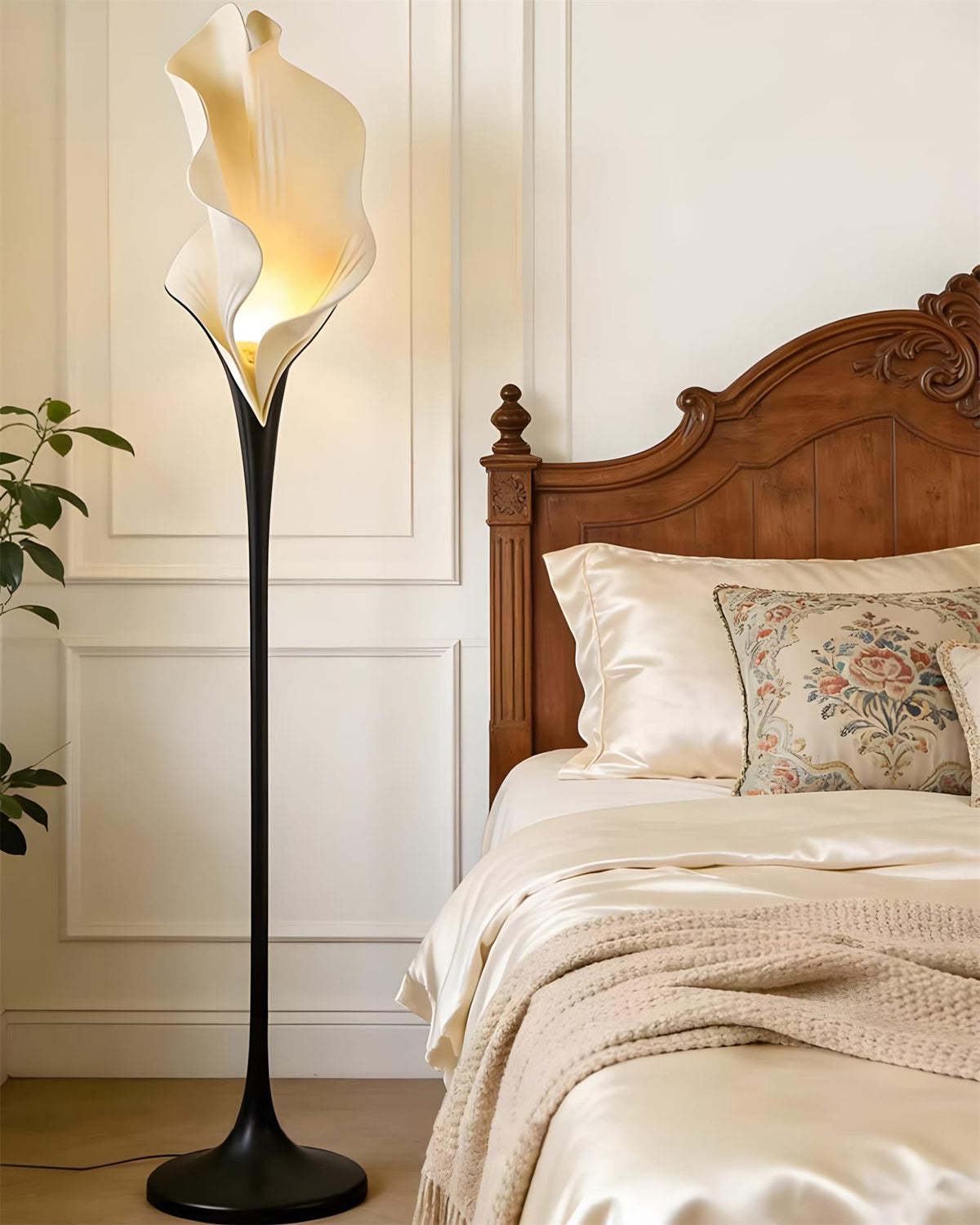 Terialiella Floor Lamp