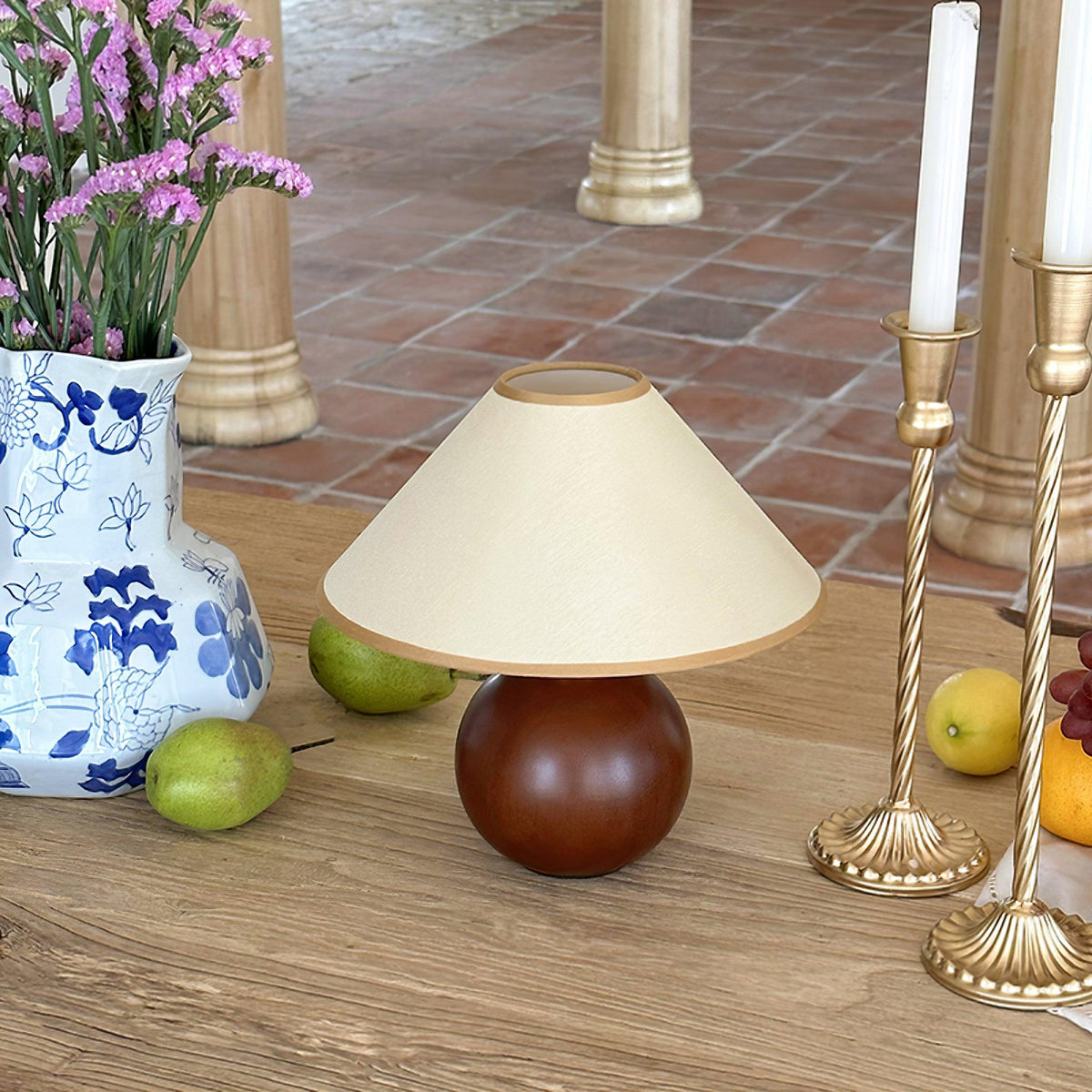 Aveneielle Table Lamp