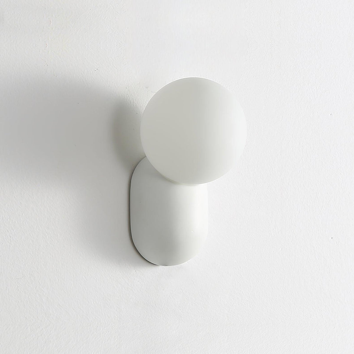 Nelo minimalískur kúluvegglampi