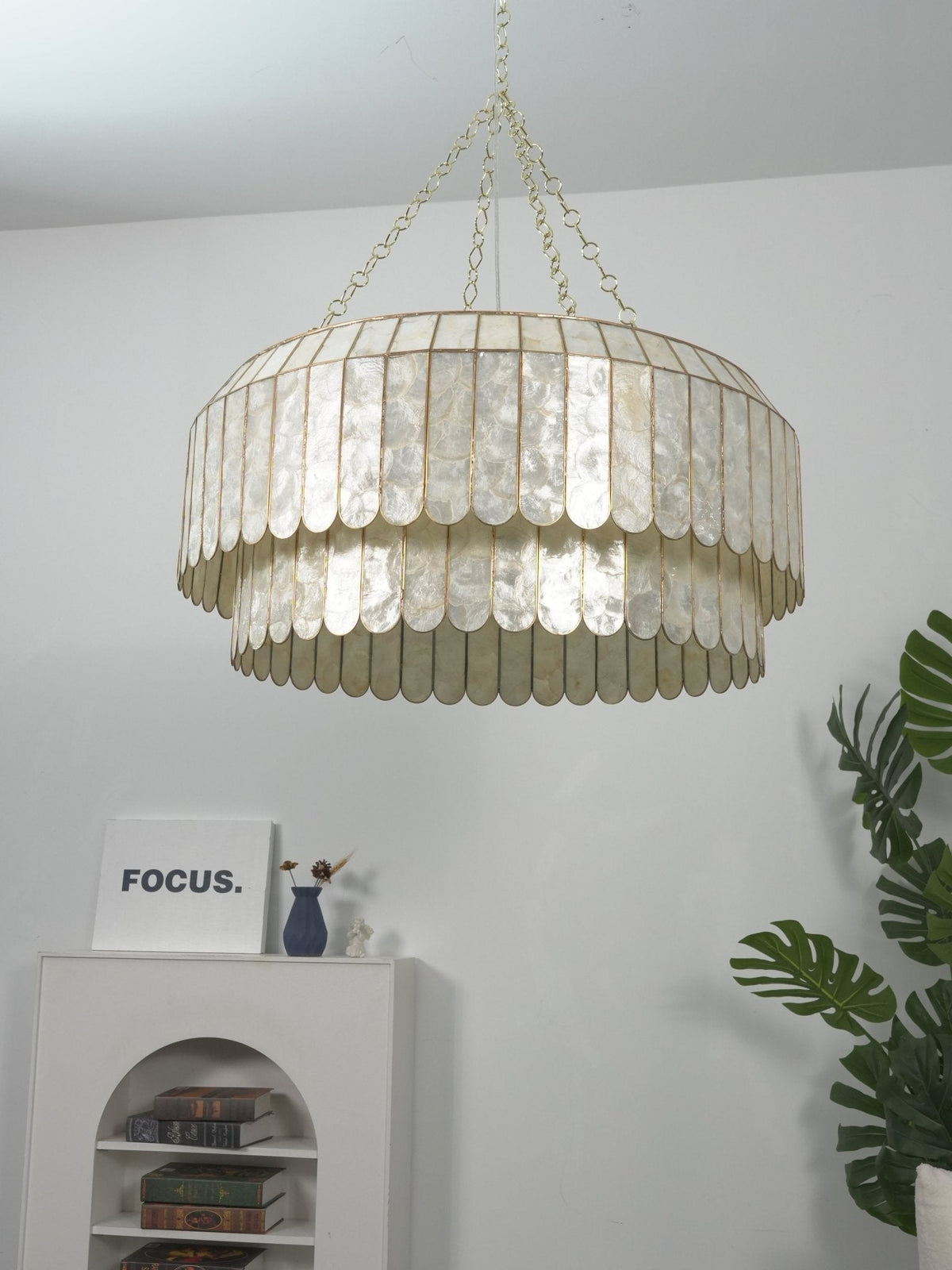 Holz Gold Shell -metallinen Aurelia-kattokruunu