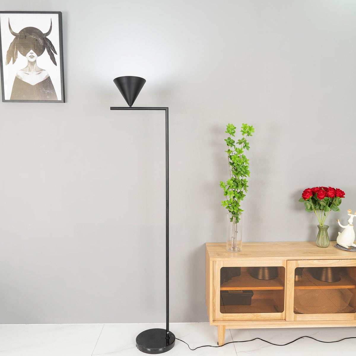 Candeeiro de pé minimalista Nell