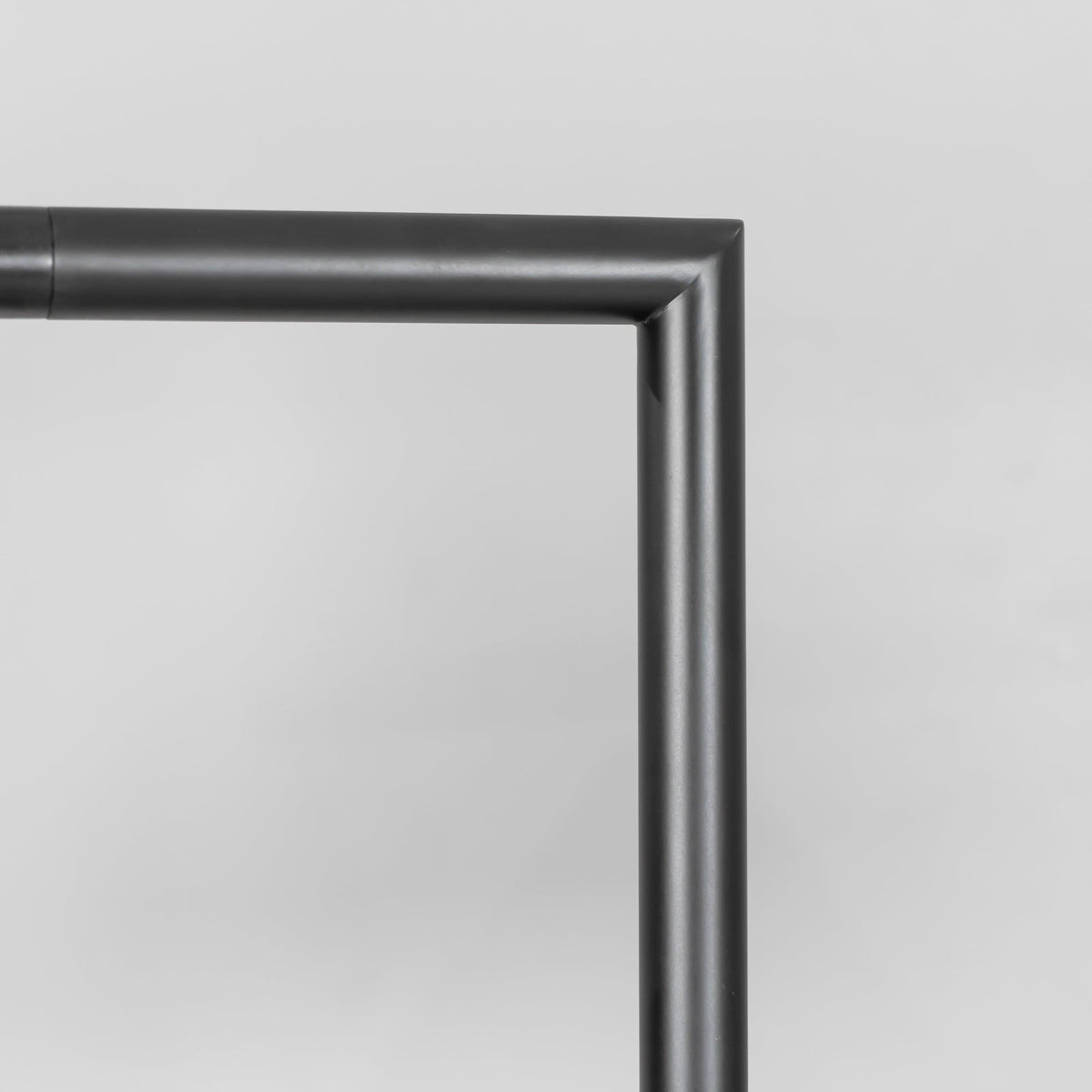 Candeeiro de pé minimalista Nell