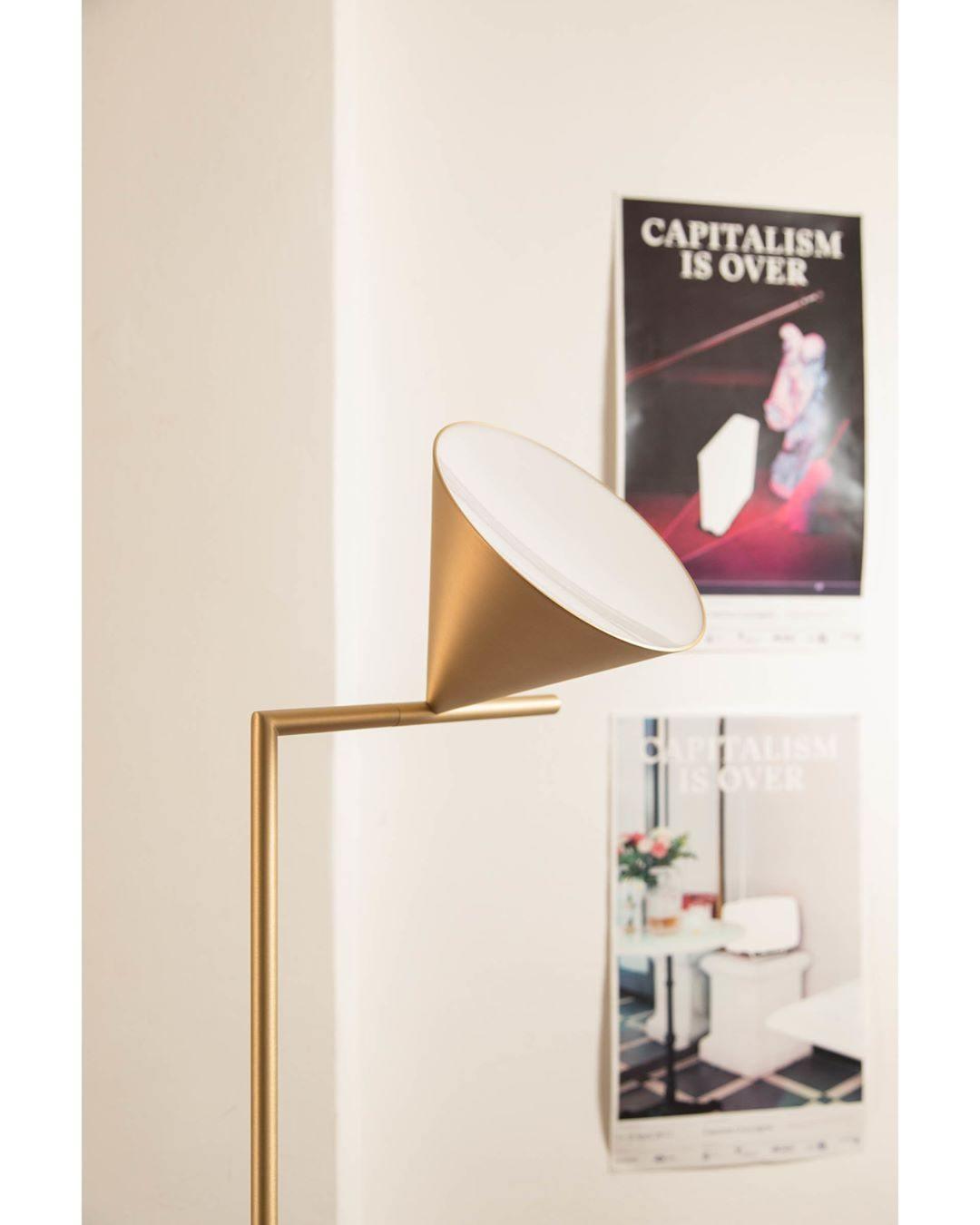 Candeeiro de pé minimalista Nell