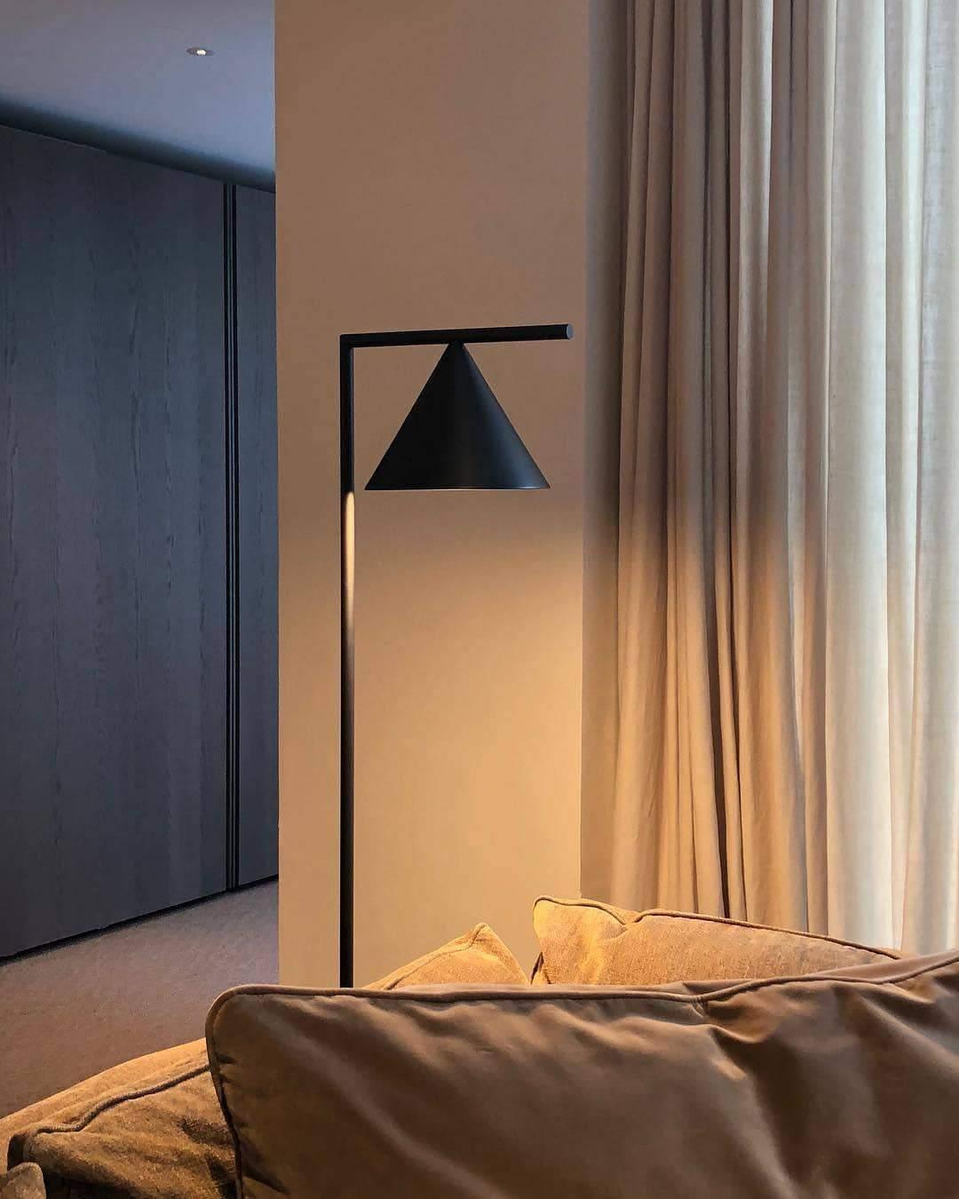 Candeeiro de pé minimalista Nell