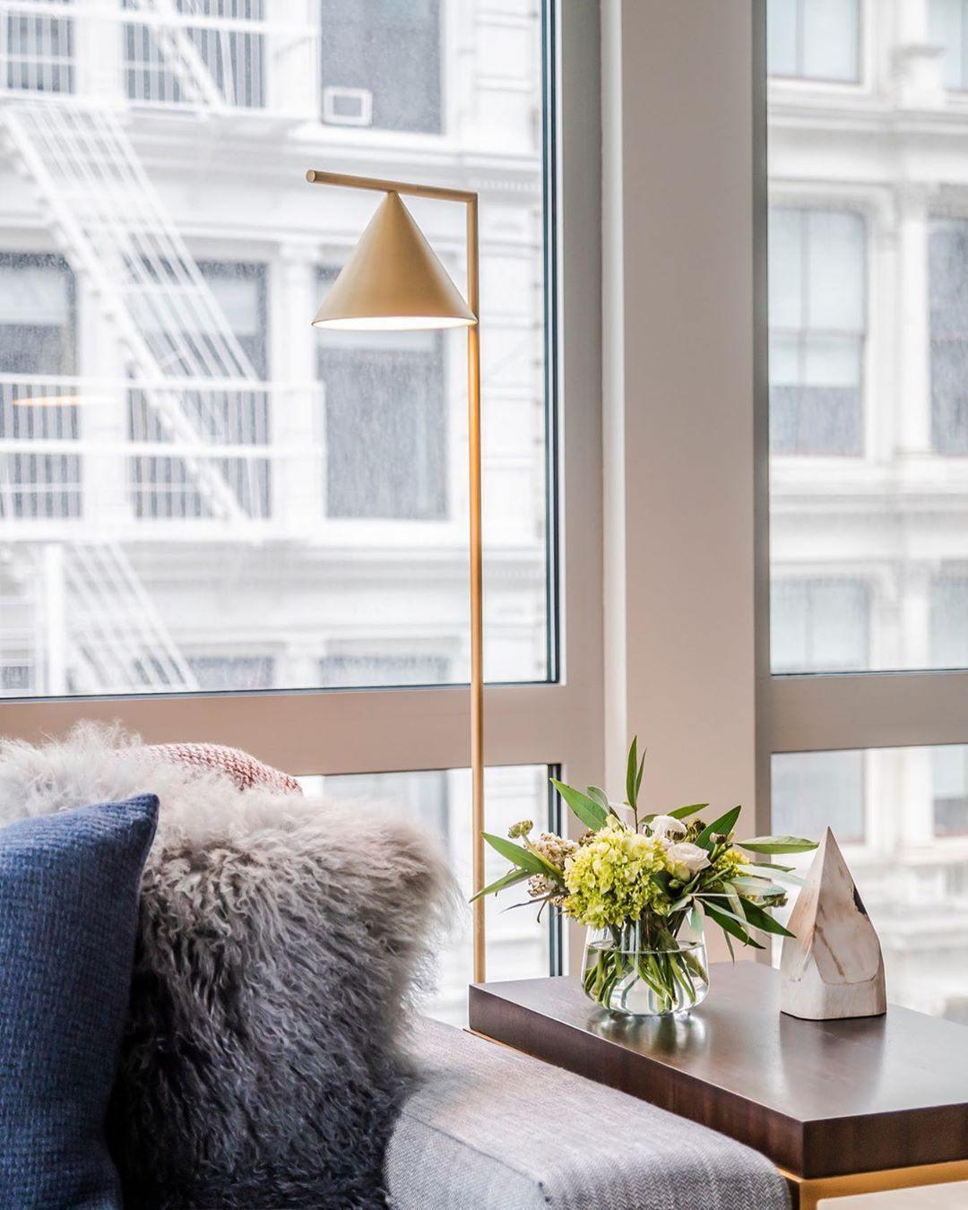 Candeeiro de pé minimalista Nell