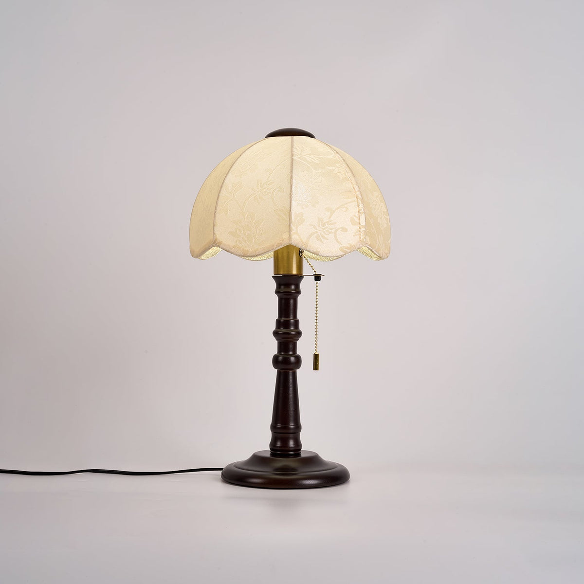 Beckett vintage-bordlampe i træ
