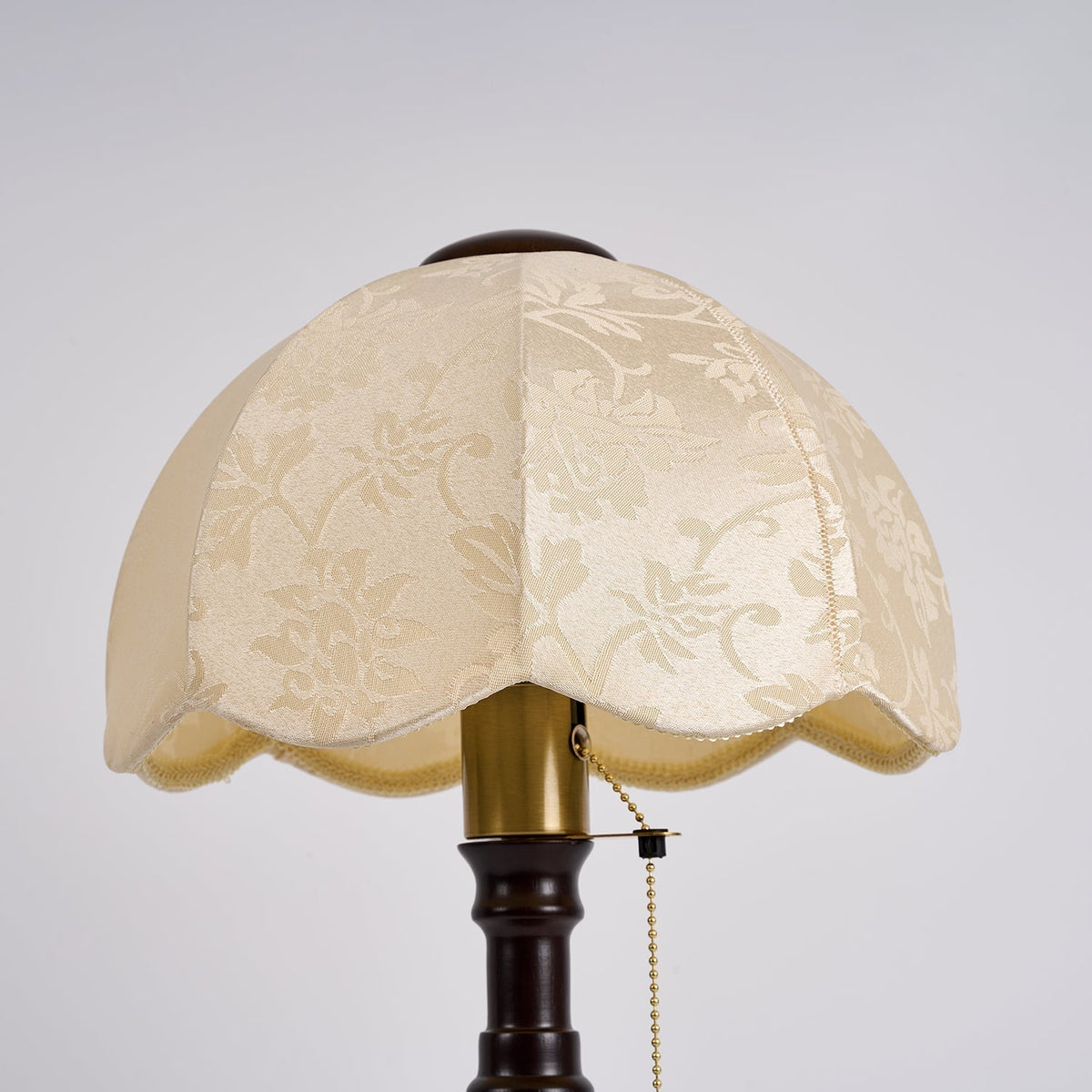 Beckett vintage-bordlampe i træ
