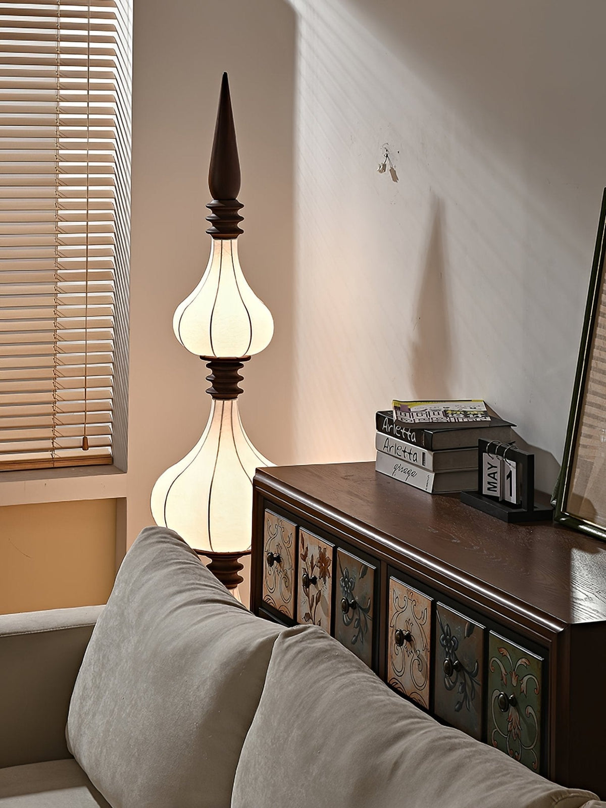Cetalyra-lagopdelt gulvlampe i græskarform