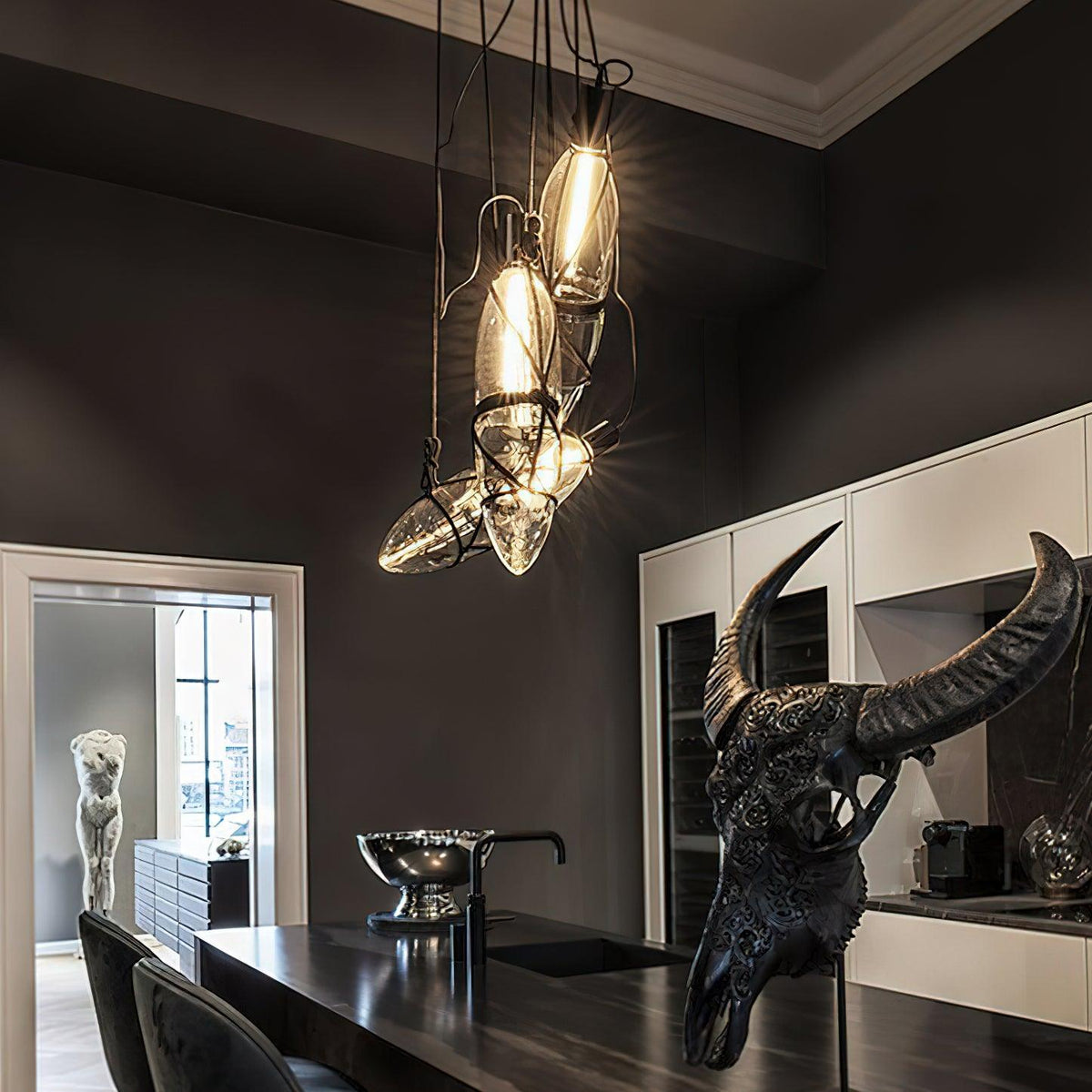 Sior kreativ flaskeformet pendellampe i glas