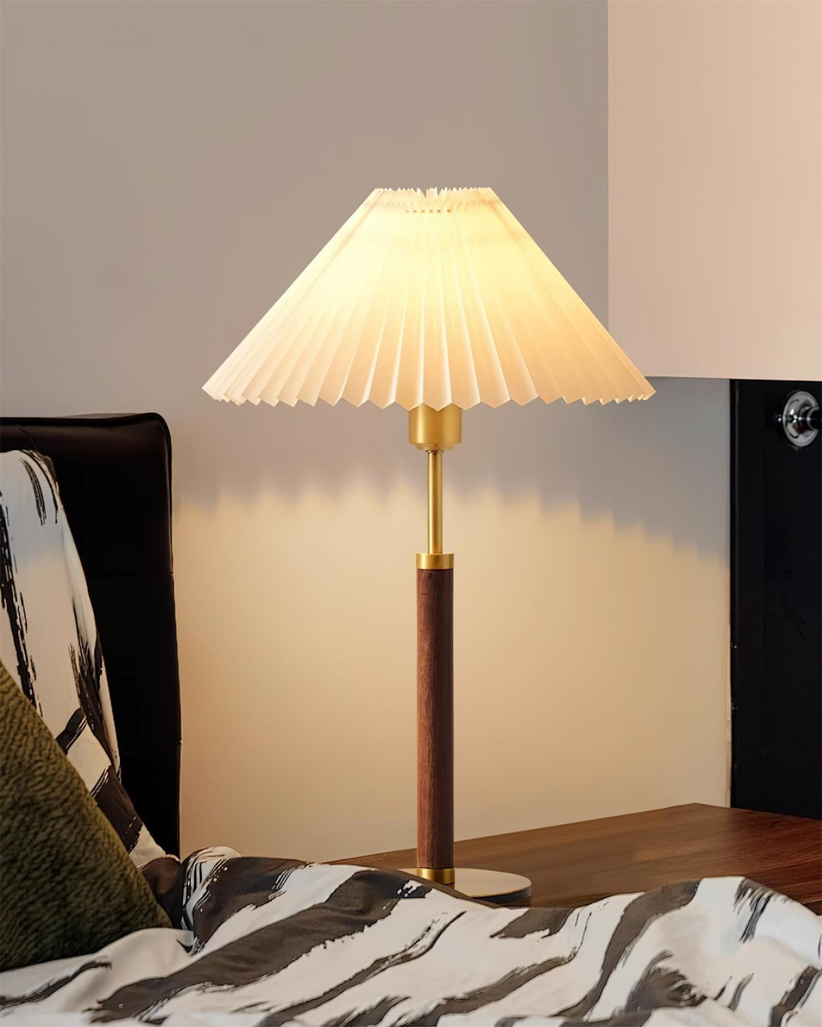 Viraorina Table Lamp