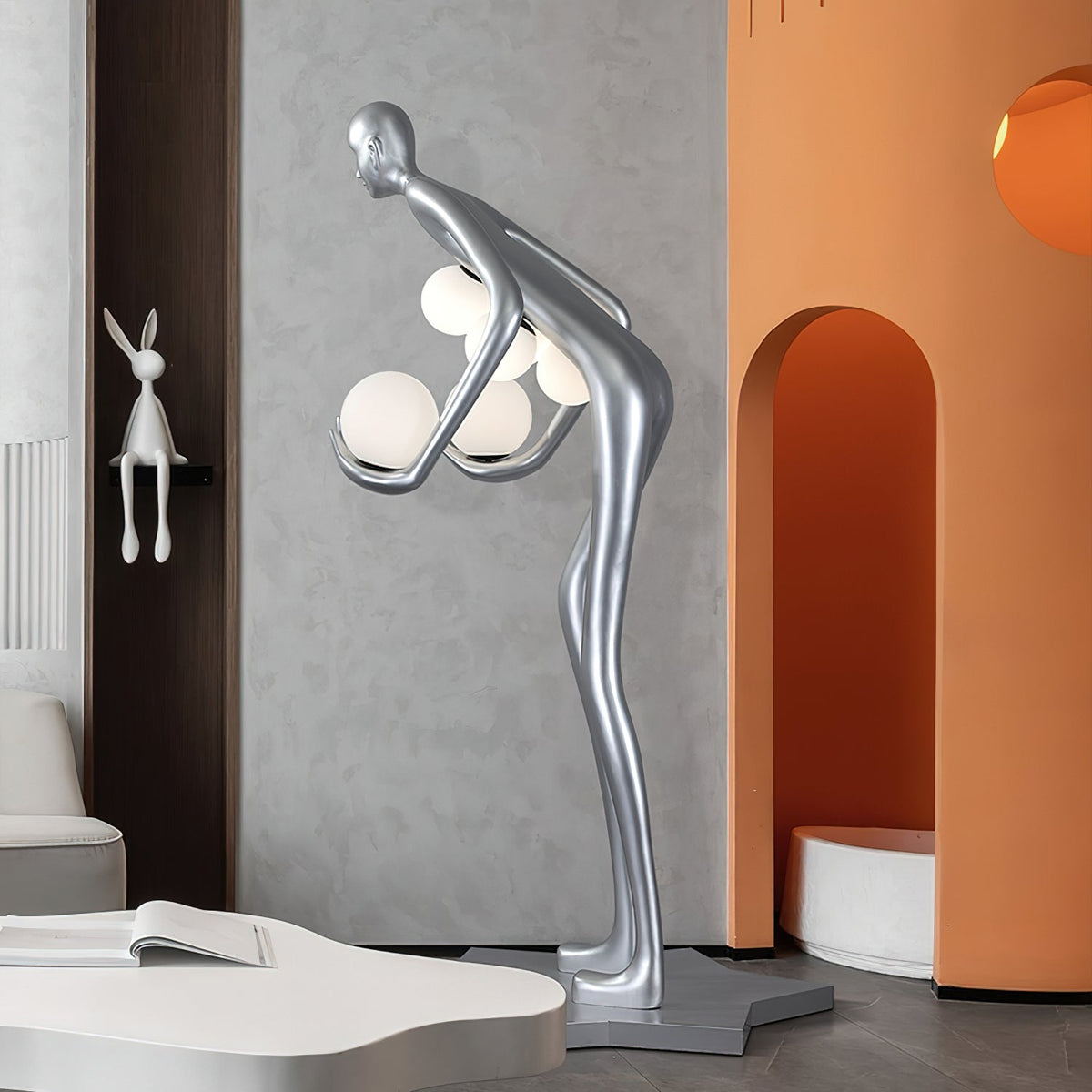 Silvaris skulptural golvlampa