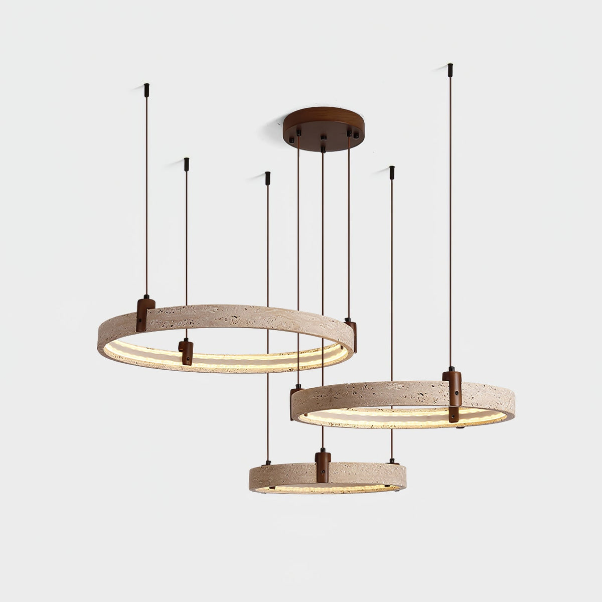 Celestial Orbit-lysekrone med ring i travertin