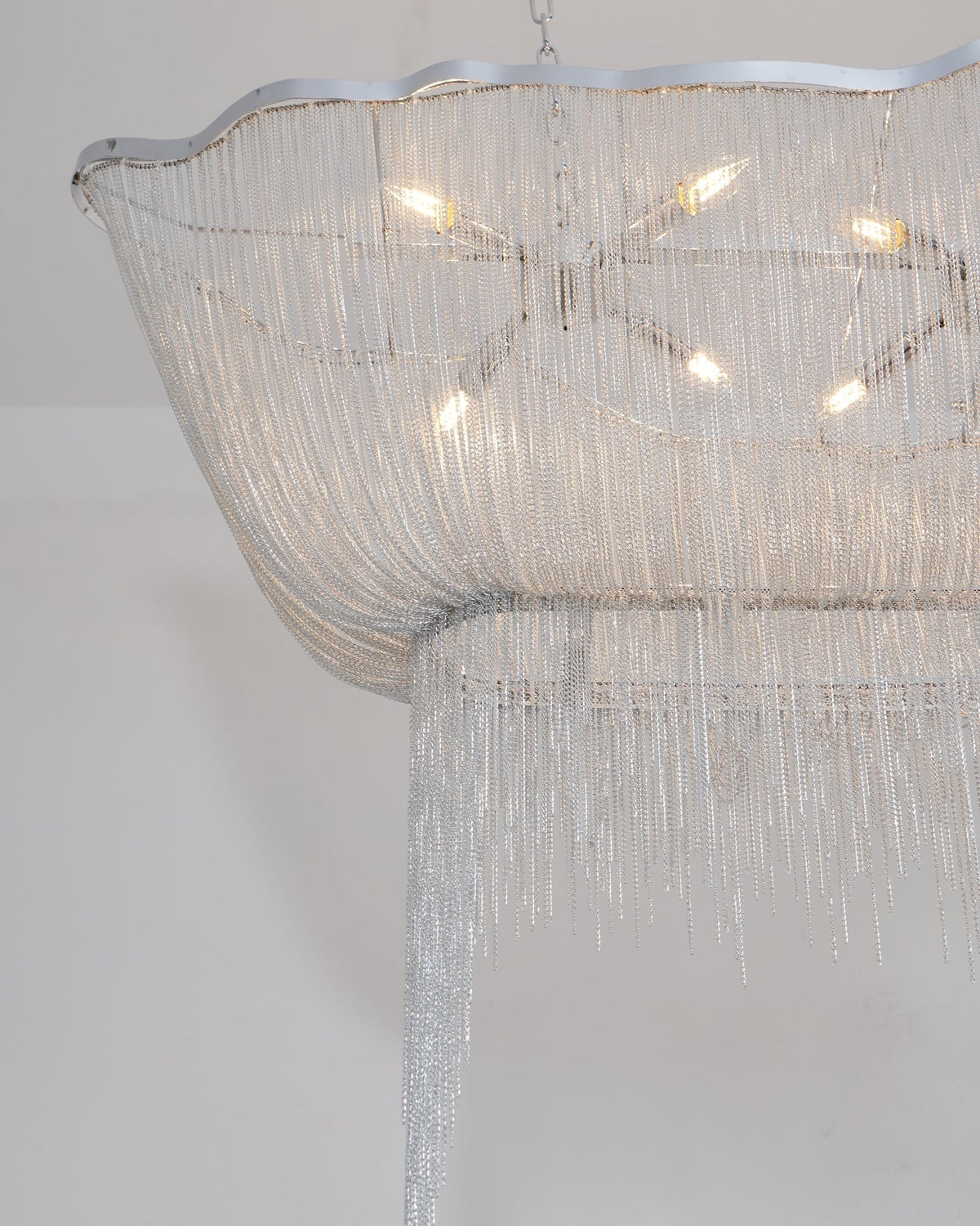 Lustre de correntes em alumínio com brilho níquel moderno Ardelella