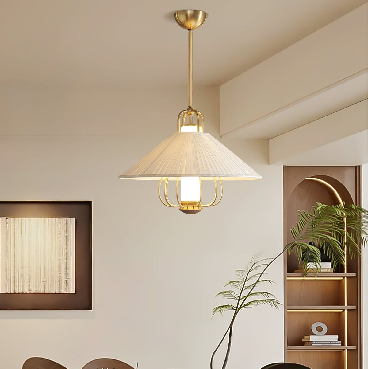 Candeeiro suspenso Solisiella em tecido dourado com LED para sala de jantar