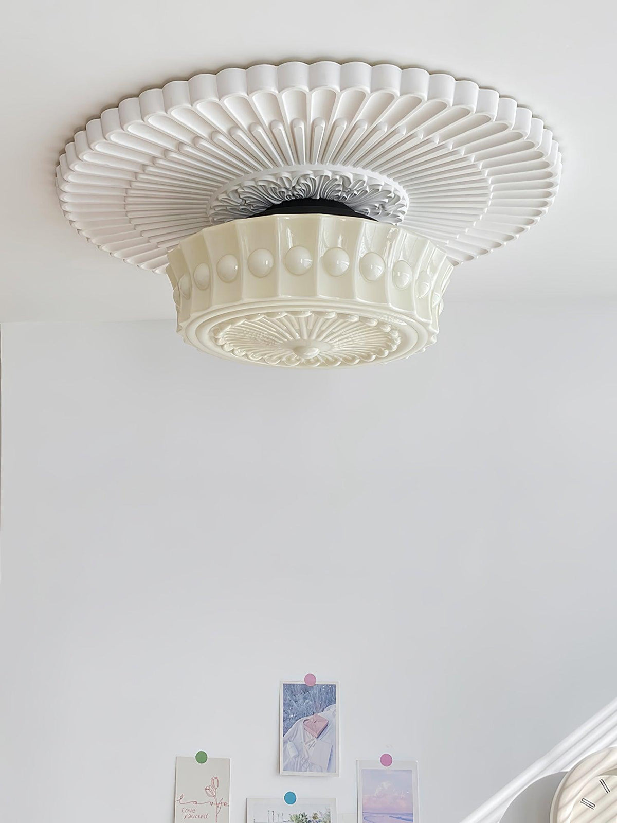 Candeeiro de teto Veleraya em vidro branco floral para sala de estar