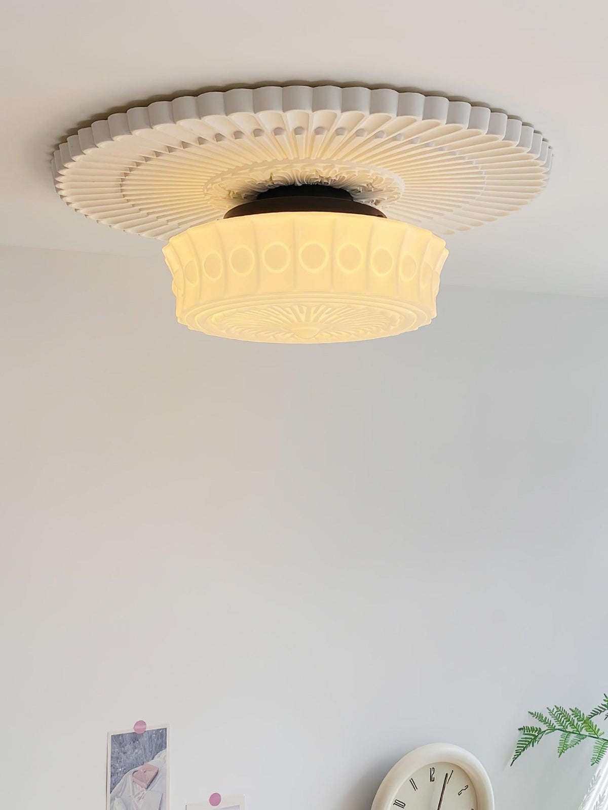Candeeiro de teto Veleraya em vidro branco floral para sala de estar
