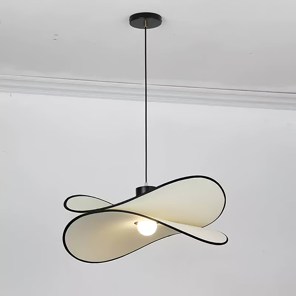 Linelira kunstnerisk pendel i stof