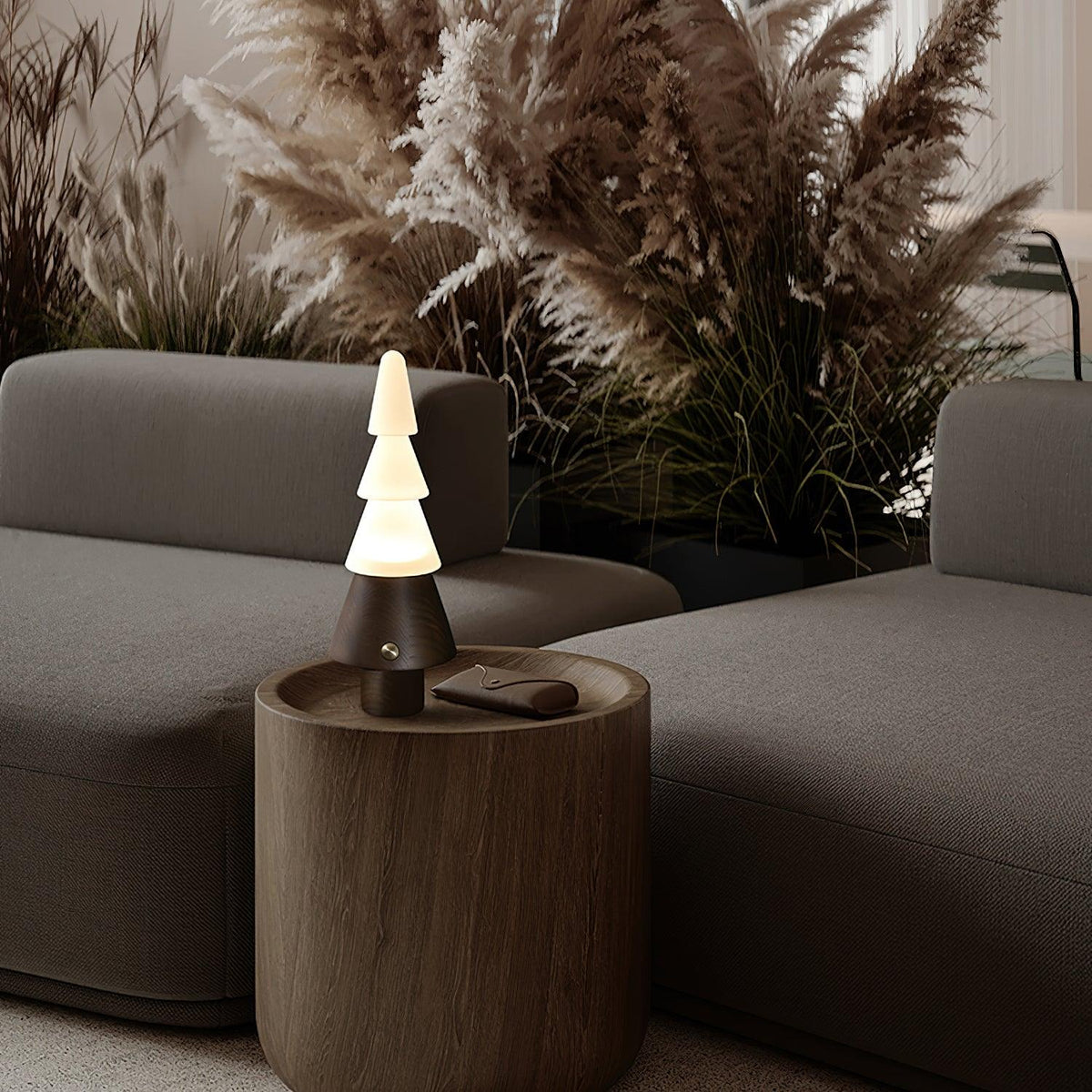 Elveette moderne bordlampe i træ