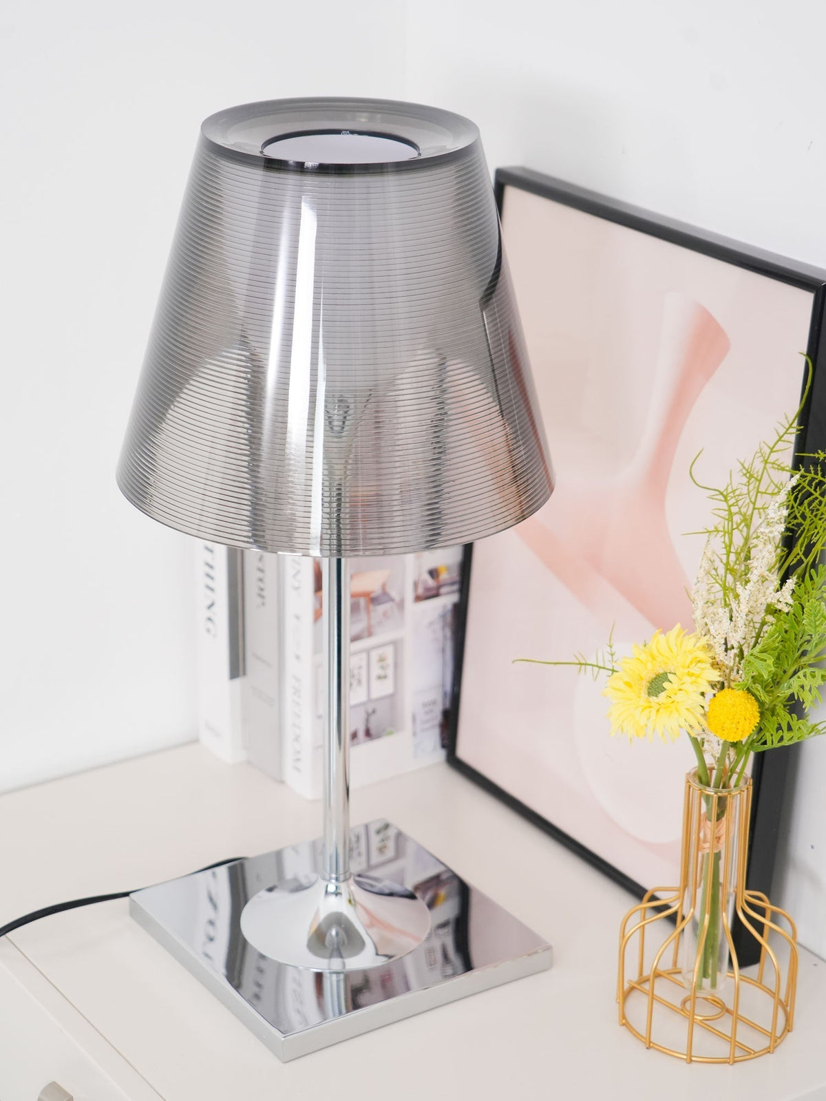 Bravon bordlampe i plast