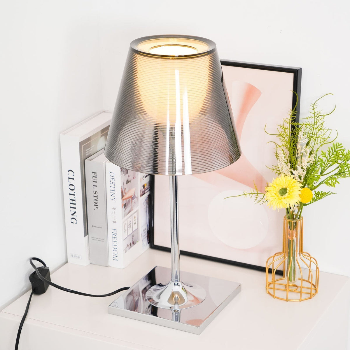 Bravon bordlampe i plast
