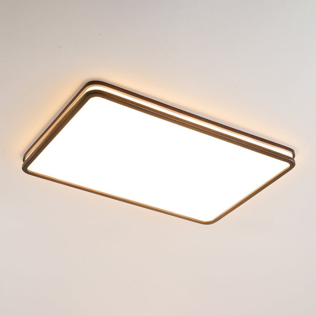 Nysilos moderne minimalistisk loftslampe i træ