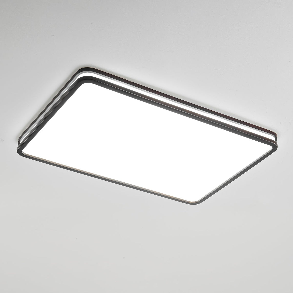 Nysilos moderne minimalistisk loftslampe i træ