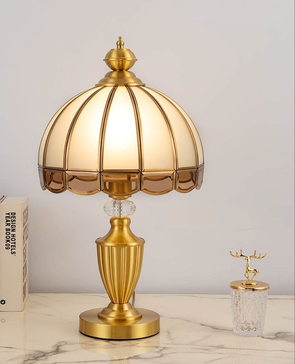 Candeeiro de mesa de vidro opalino Classic