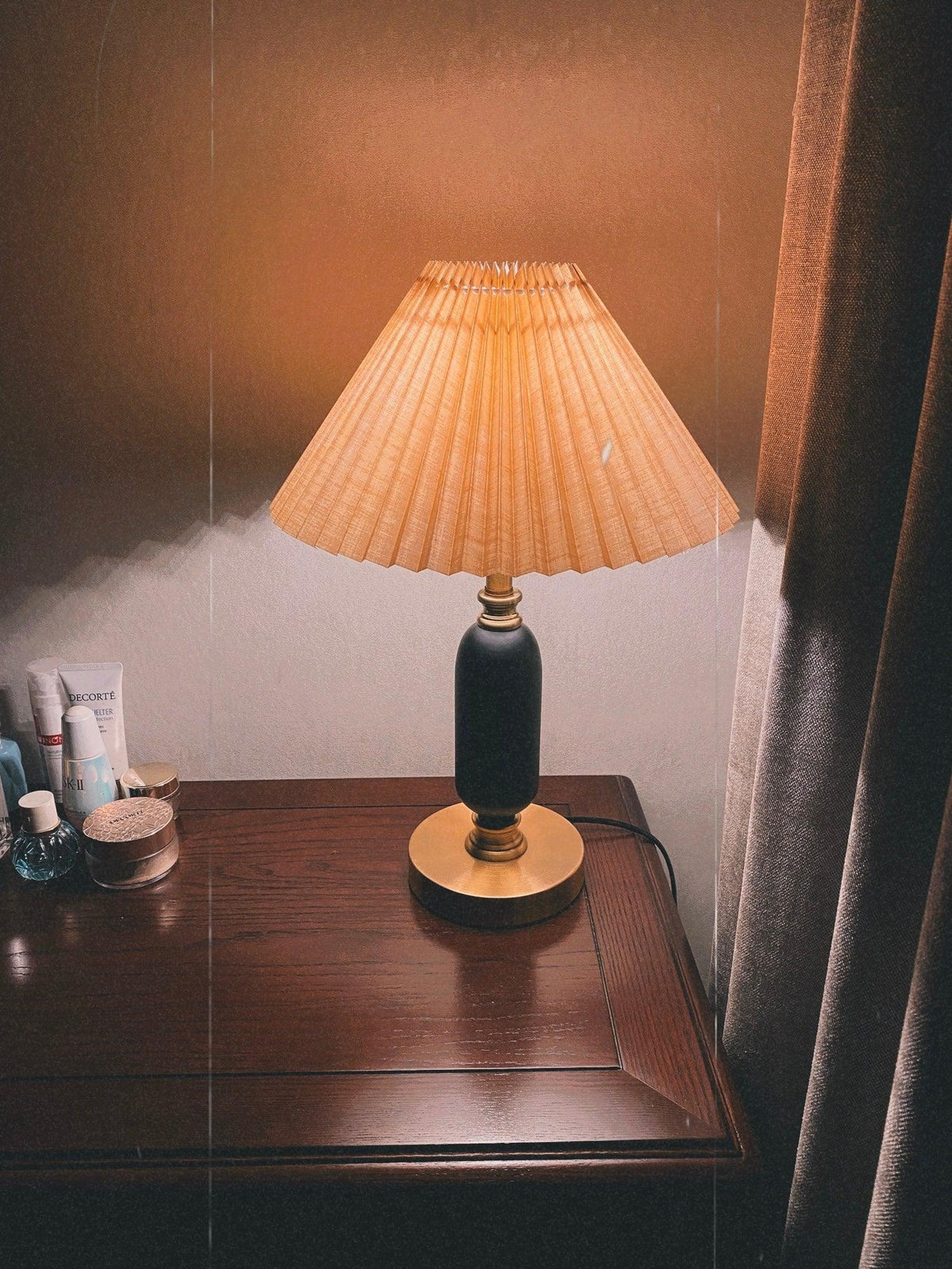 Aurmarila bordslampa i tyg