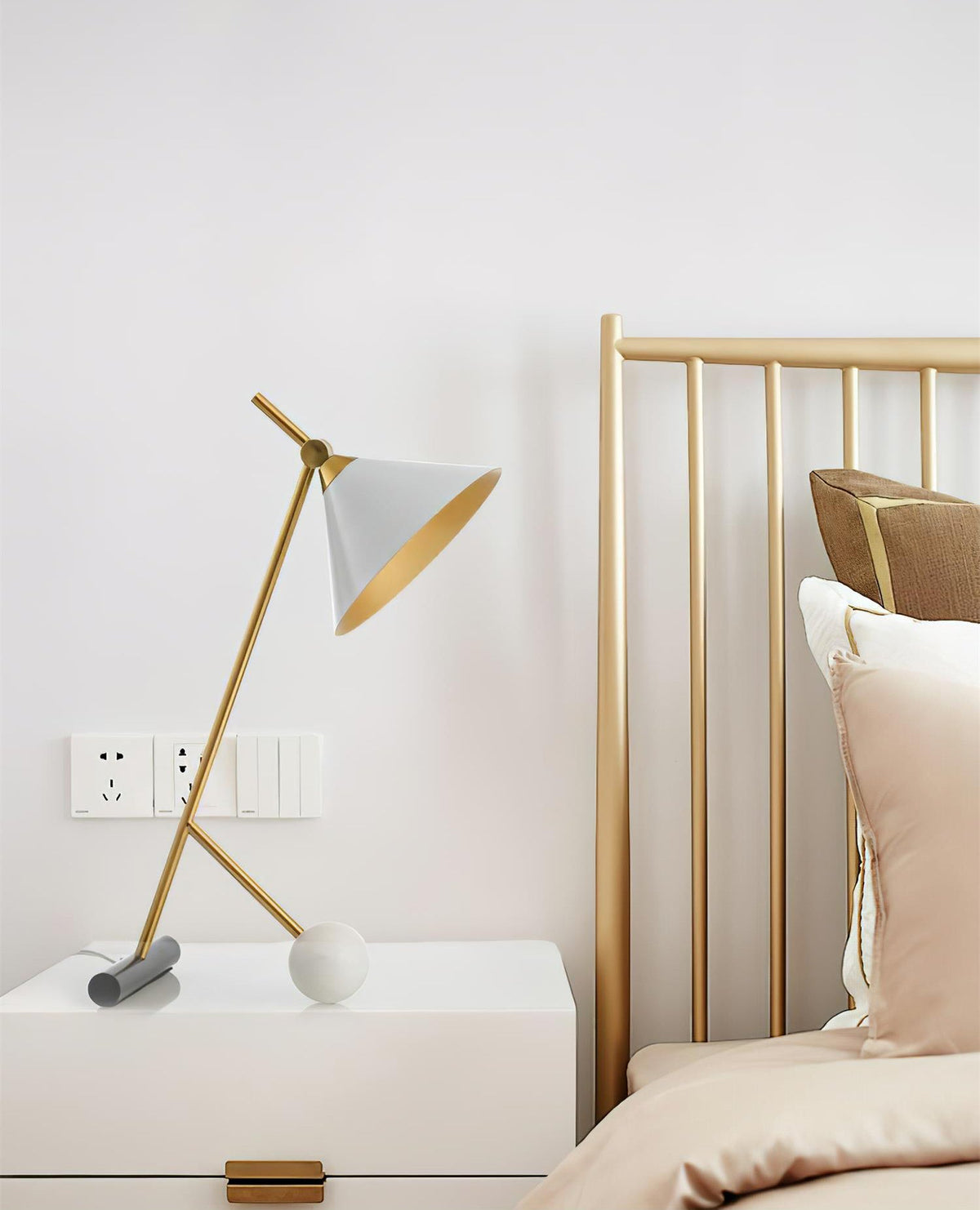Avelo geometrisk bordlampe i marmor