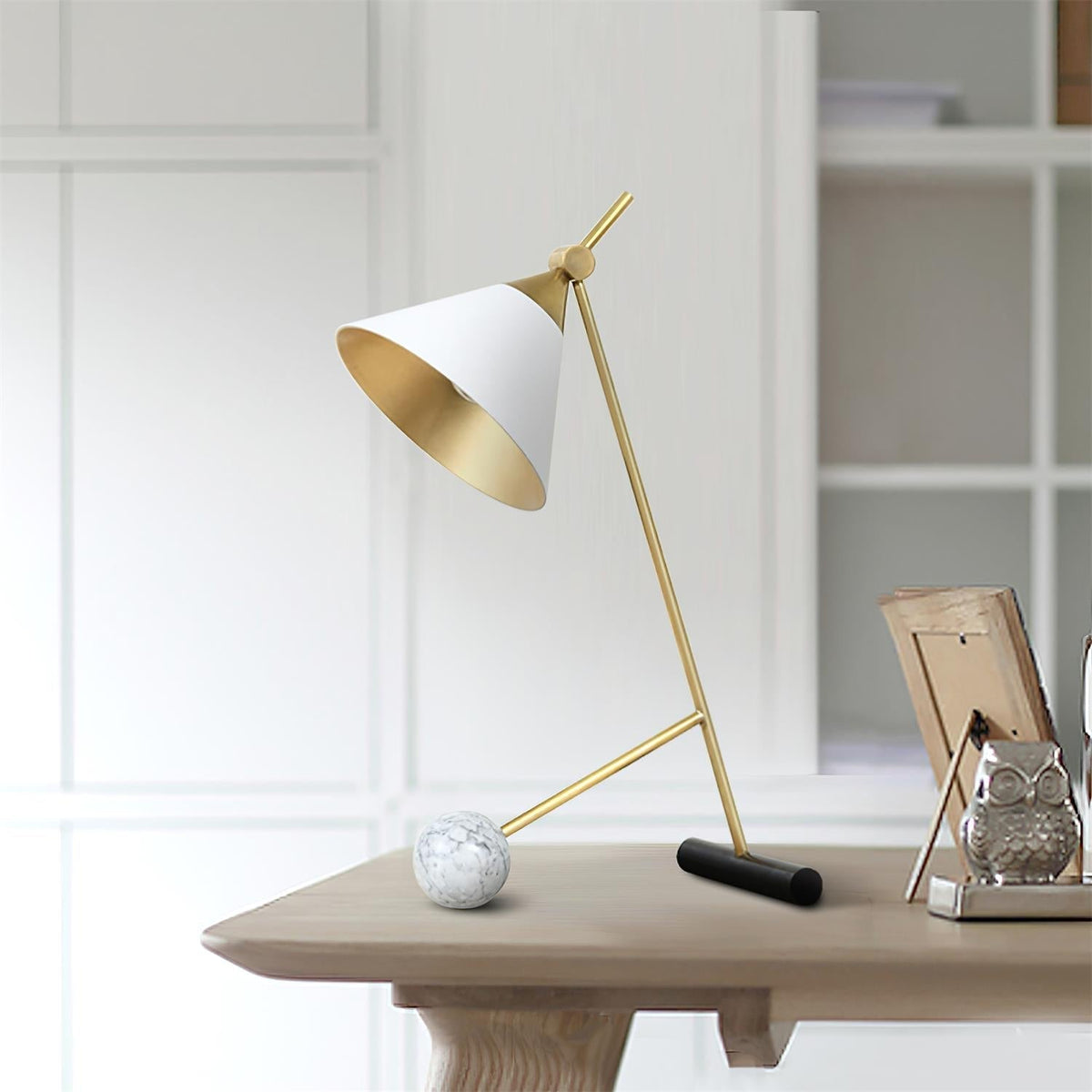 Avelo geometrisk bordlampe i marmor