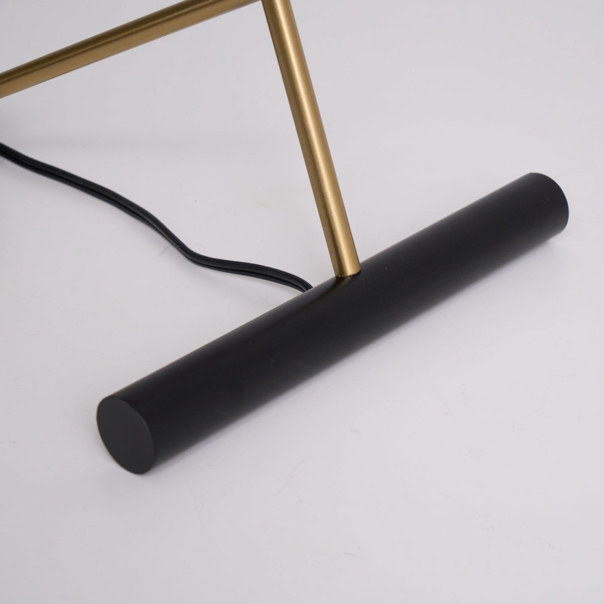 Avelo geometrisk bordlampe i marmor