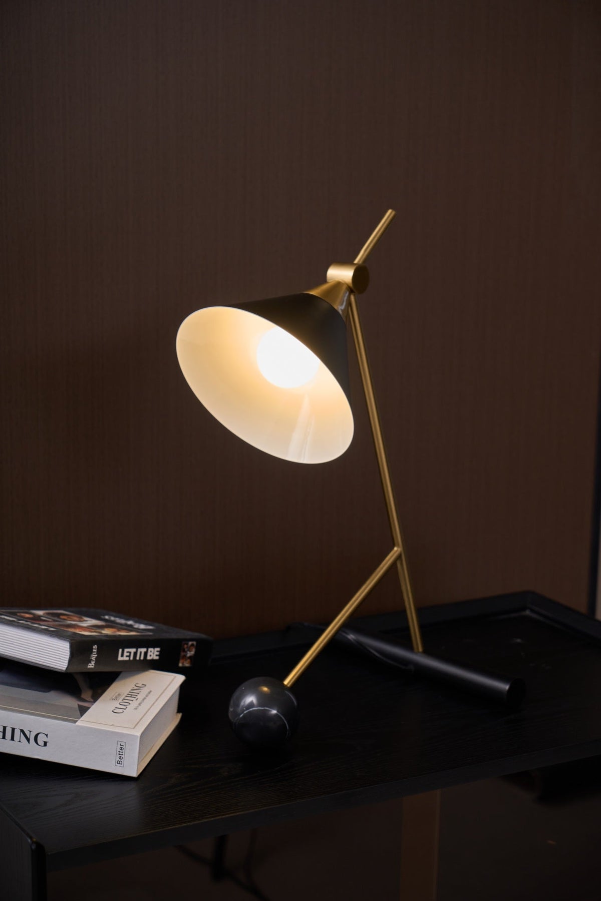 Avelo geometrisk bordlampe i marmor