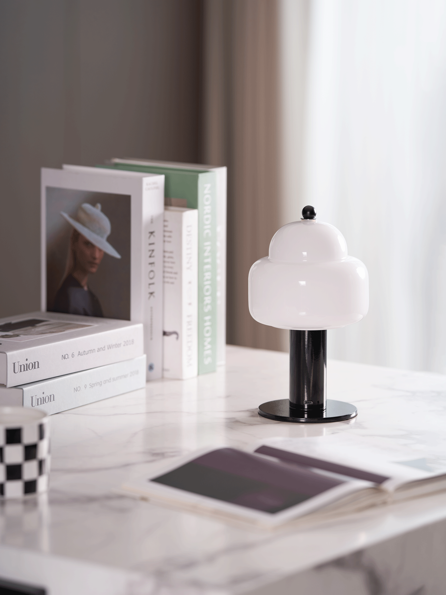 Avenaella moderne bordlampe