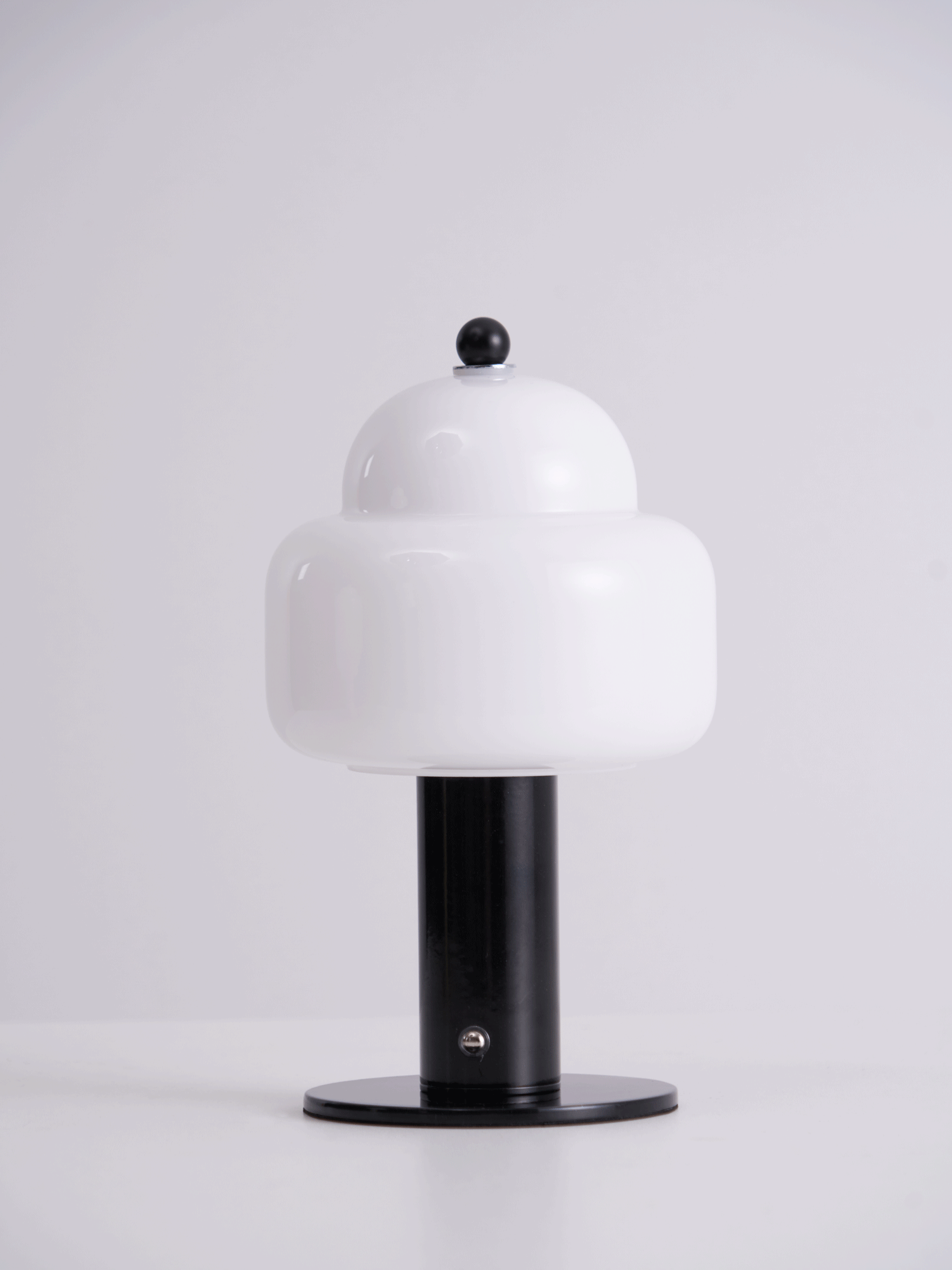 Avenaella moderne bordlampe