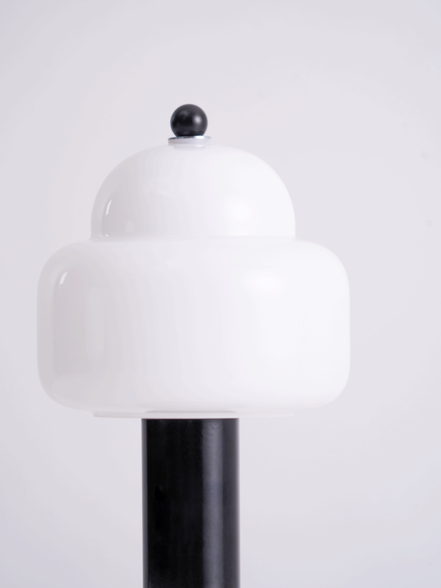 Avenaella moderne bordlampe