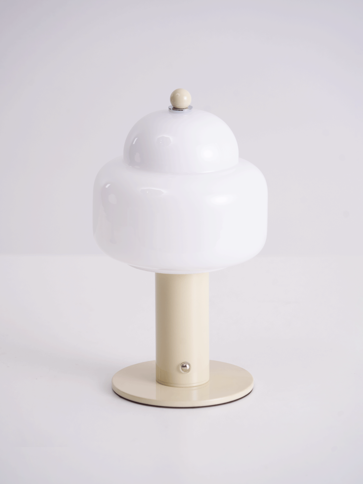 Avenaella moderne bordlampe