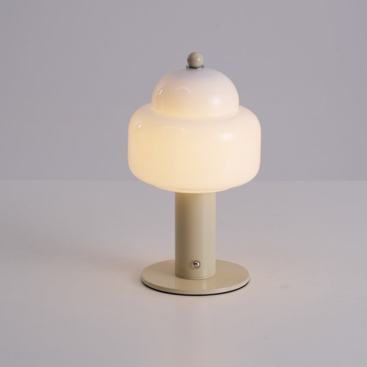 Avenaella moderne bordlampe