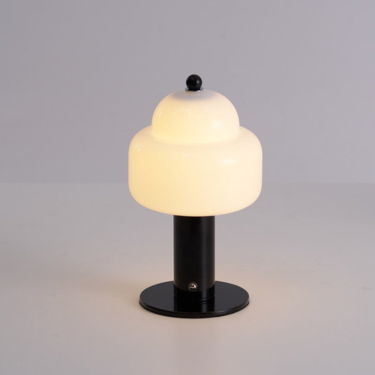Avenaella moderne bordlampe