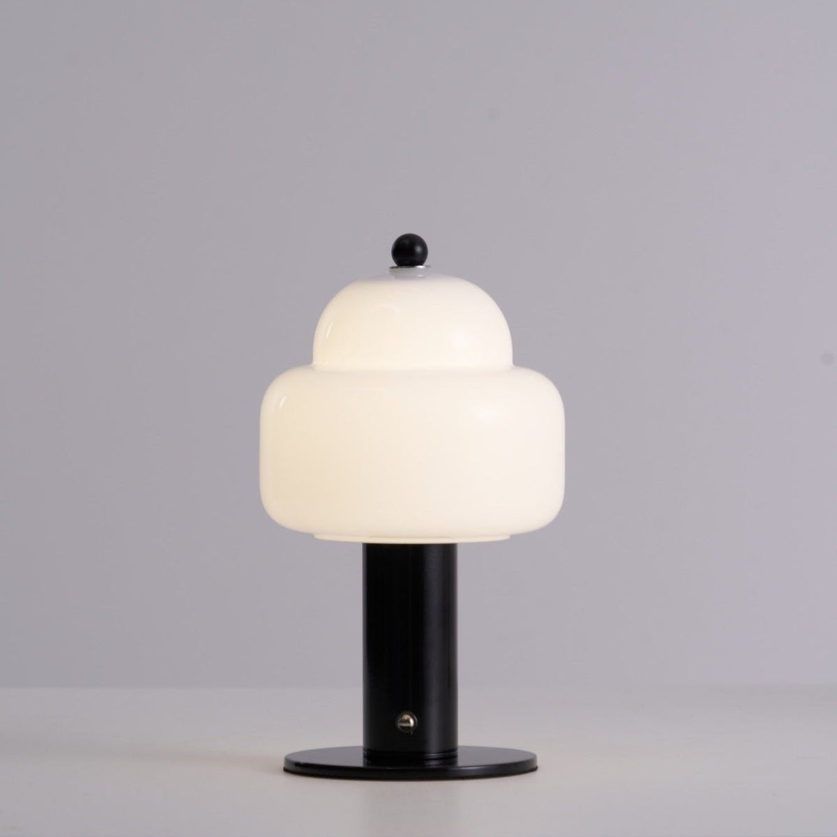 Avenaella moderne bordlampe