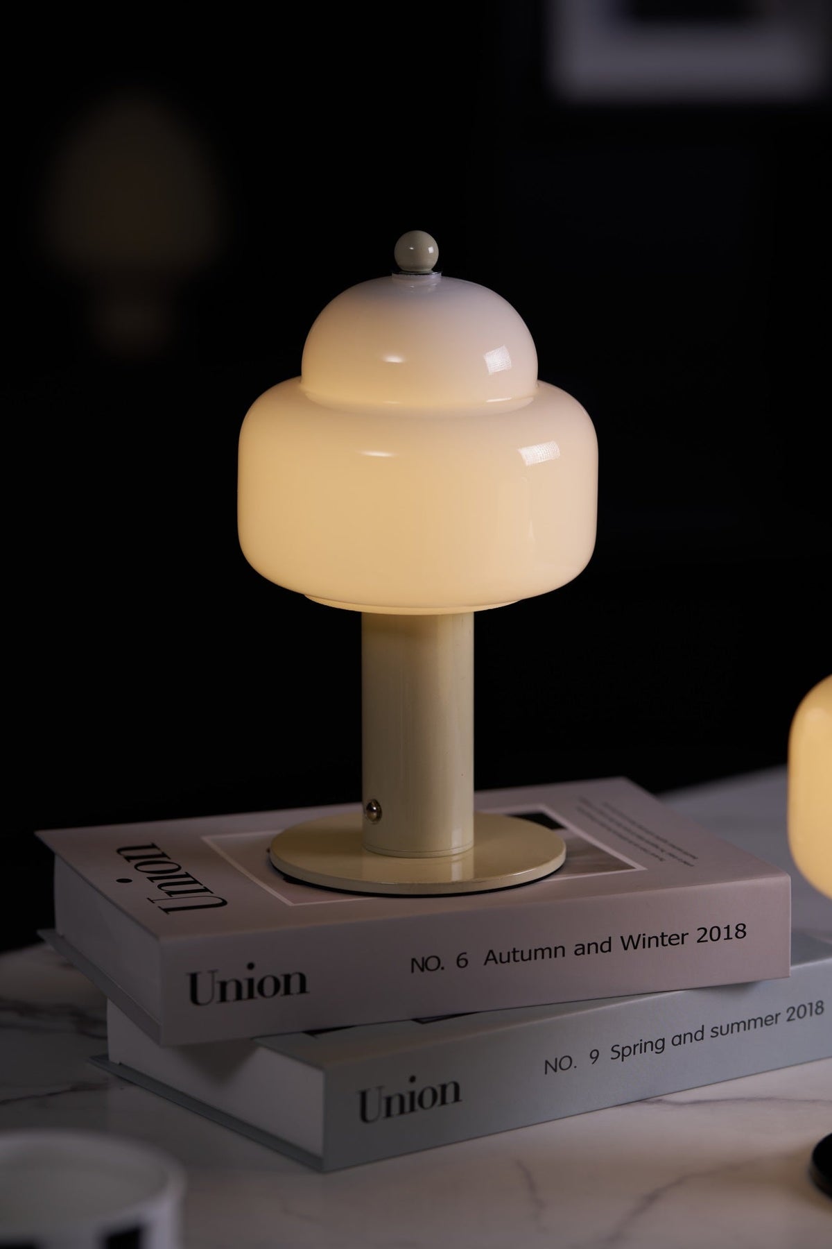 Avenaella moderne bordlampe