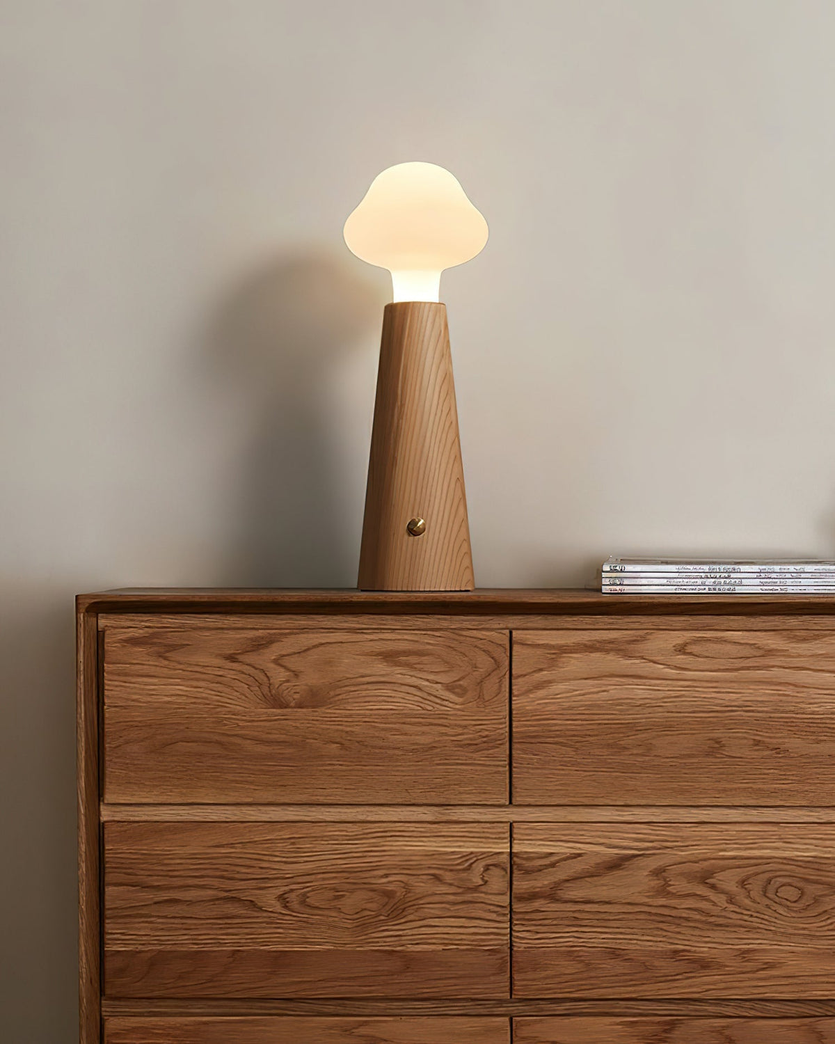 Mushio-bordlampe i træ med sky