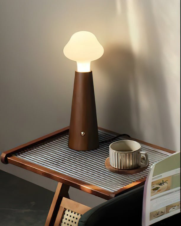 Mushio-bordlampe i træ med sky