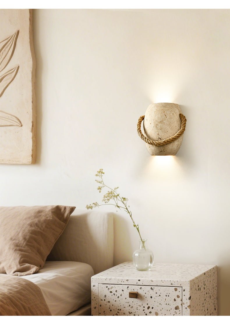 Kustinspirerad vägglampa med rep och sten