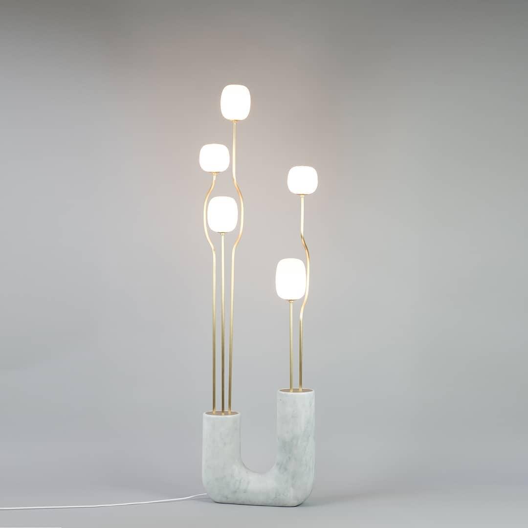 Avenoaya elegant kometgolvlampa